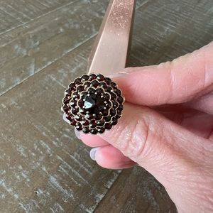 6.5 gold ring with garnet stone